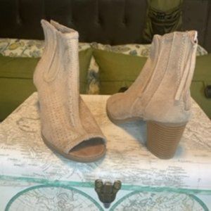 Tan Heels- Size 9